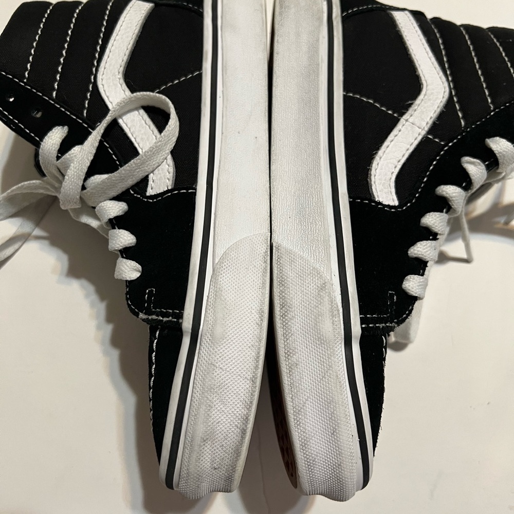 Vans Sk8-Hi Youth Kids Size 3.5 Shoes Black White High Top Skater Sneakers - Picture 5 of 10